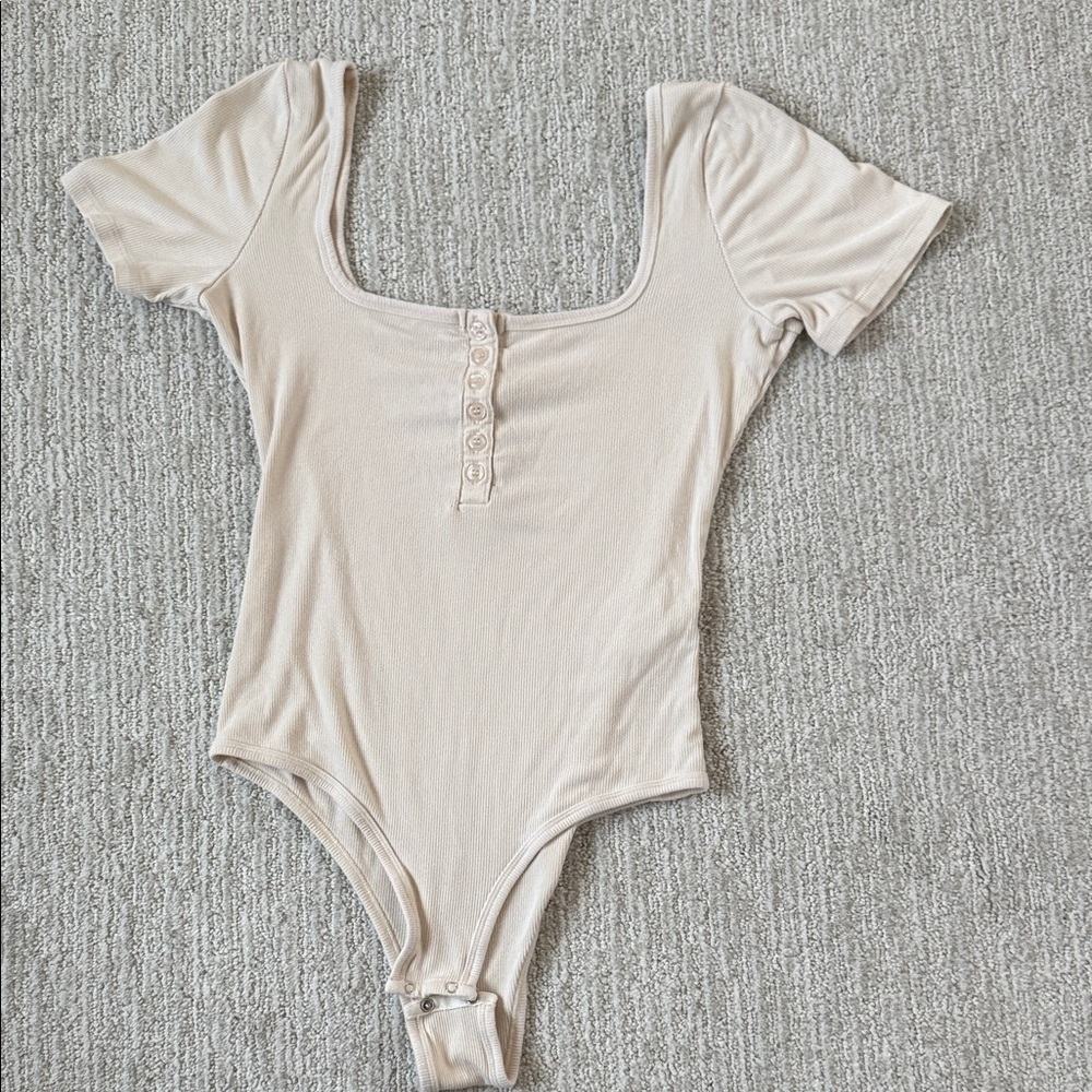 Amaryllis Cream Short Sleeve Bodysuit